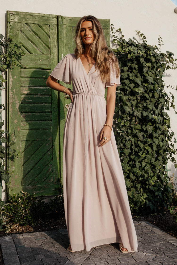 flowy maxi dress with short sleeves