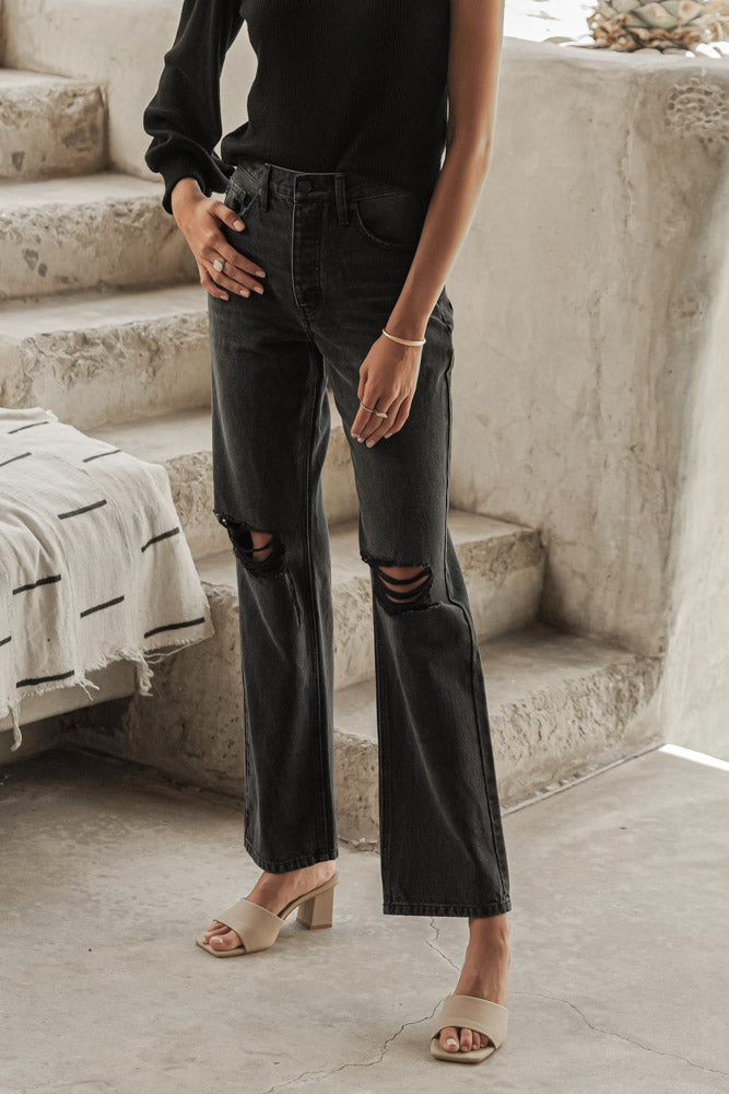 Charcoal wash denim adds a little edge to every winter outfit, so try it out with the KanCan Isley Straight Leg Denim!