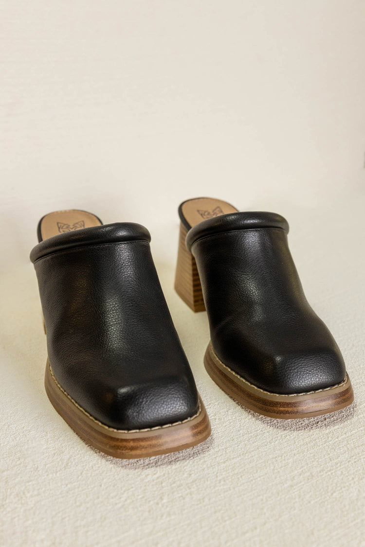 black mules with square toe
