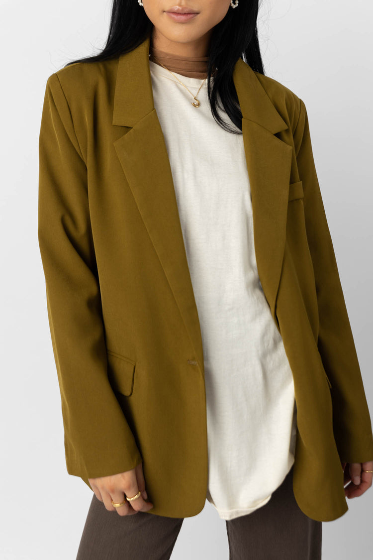 lightweight blazer with pockets