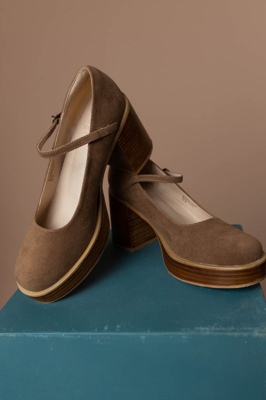 brown suede heeled shoes 