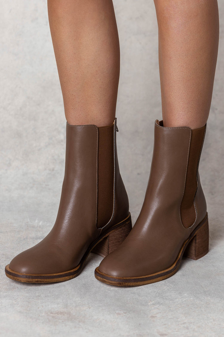 round toe brown ankle boots