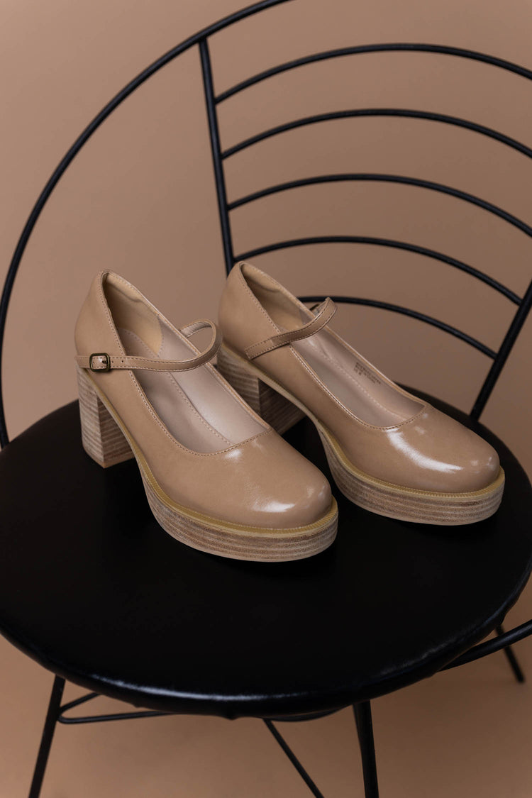 platform heels with round toe
